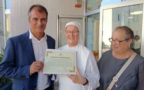 L’infanzia “Madonna dell’Olmo” festeggia le sue suore: 123 anni di cura e presenza