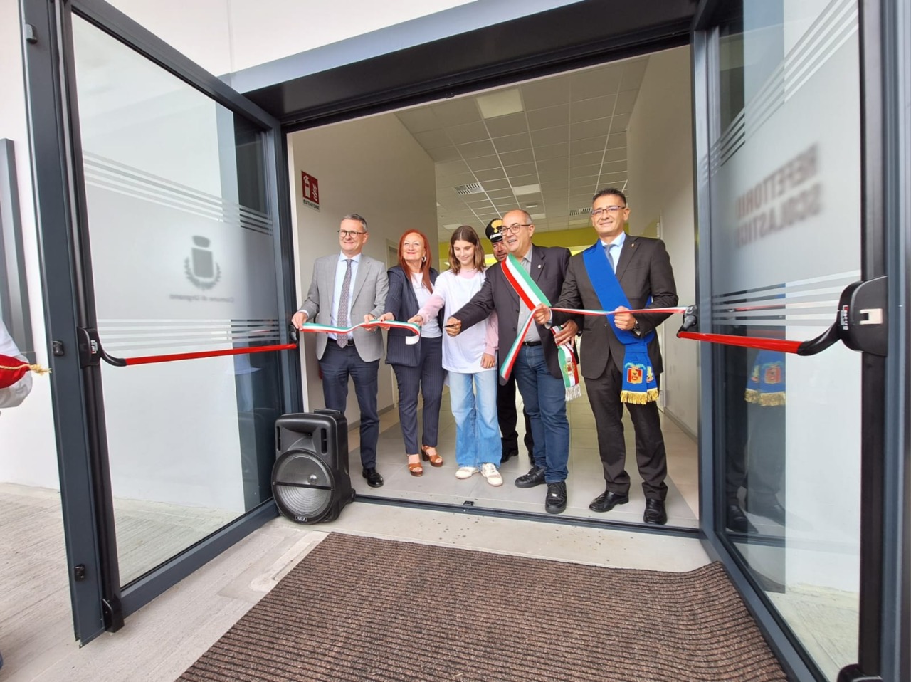 Inaugurati il nuovo refettorio e la palestra riqualificata, il sindaco: “Scommessa vinta”