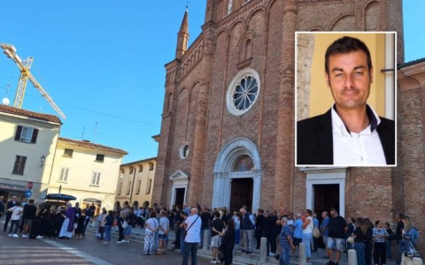 L’abbraccio della città a Moris Vicario, scomparso a 45 anni