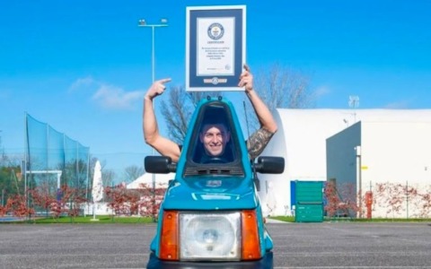 La “Panda più stretta del mondo” di Marazzi è da Guinnes World Record