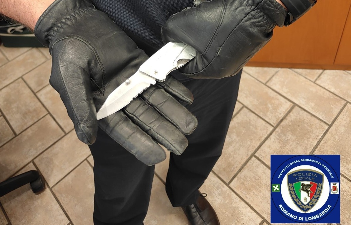Coltello, due martelli e cocaina: paura in centro a Romano