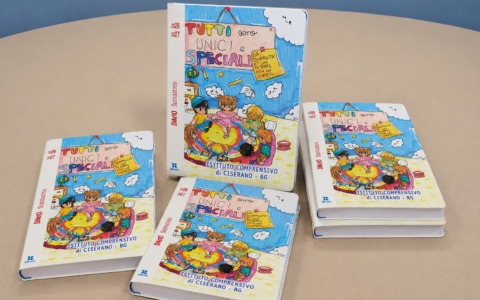 Oltre 900 diari per le scuole di Ciserano e Boltiere: in copertina i disegni anti bullismo dei bambini