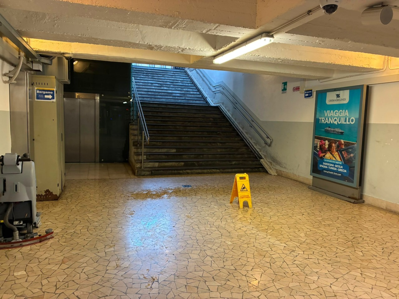 Allagamenti nel sottopasso in stazione Centrale e pavimento rovinato in Fiera: Erik Molteni incalza la Giunta