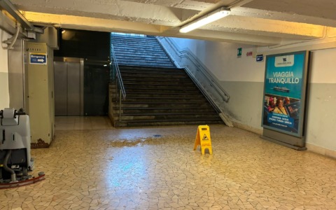 Allagamenti nel sottopasso in stazione Centrale e pavimento rovinato in Fiera: Erik Molteni incalza la Giunta