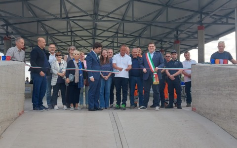 Taglio del nastro a Treviglio per il rinnovato centro di raccolta di via Sant’Eutropio