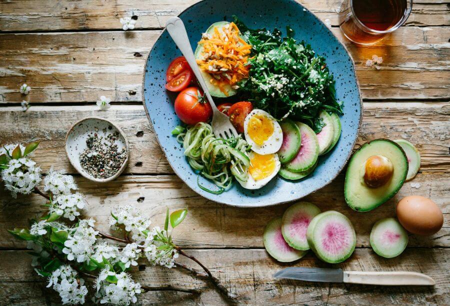 Dieta iposodica: quanto sale nascondono davvero i cibi di tutti i giorni