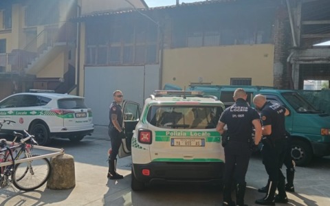 Romano, blitz all’alba della Locale: 40 appartamenti controllati, 62 persone identificate