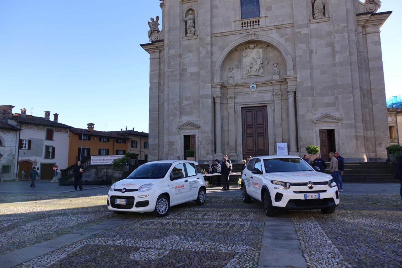 Solidarietà, 26 tra imprenditori e benefattori donano due mezzi all’associazione “Samaria”