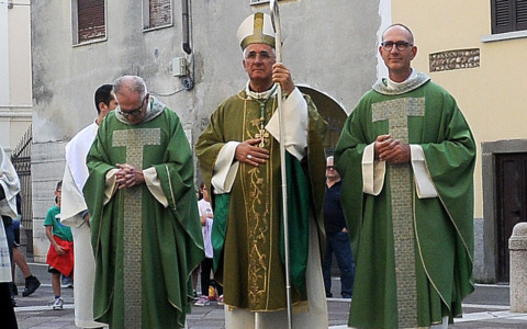 L’ingresso del nuovo parroco don Matteo Pini e dei suoi collaboratori