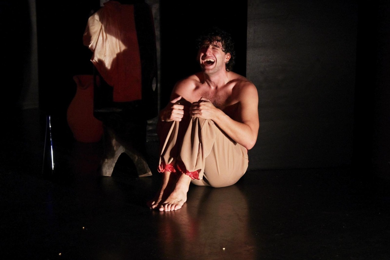 Arhat torna in scena, nove serate consecutive per lo spettacolo “Oh… Theo!”