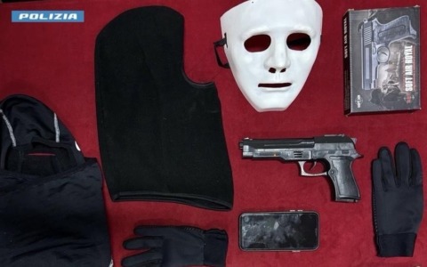 Minacce nelle chat: “Occupate le scuole e create disordini”, denunciati due minorenni