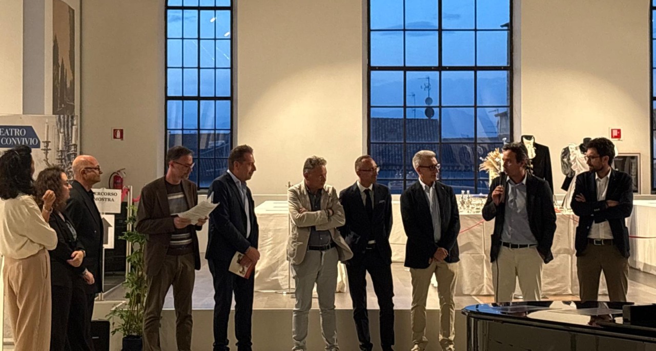 Inaugurata al Filandone la mostra “A tavola d’argento”