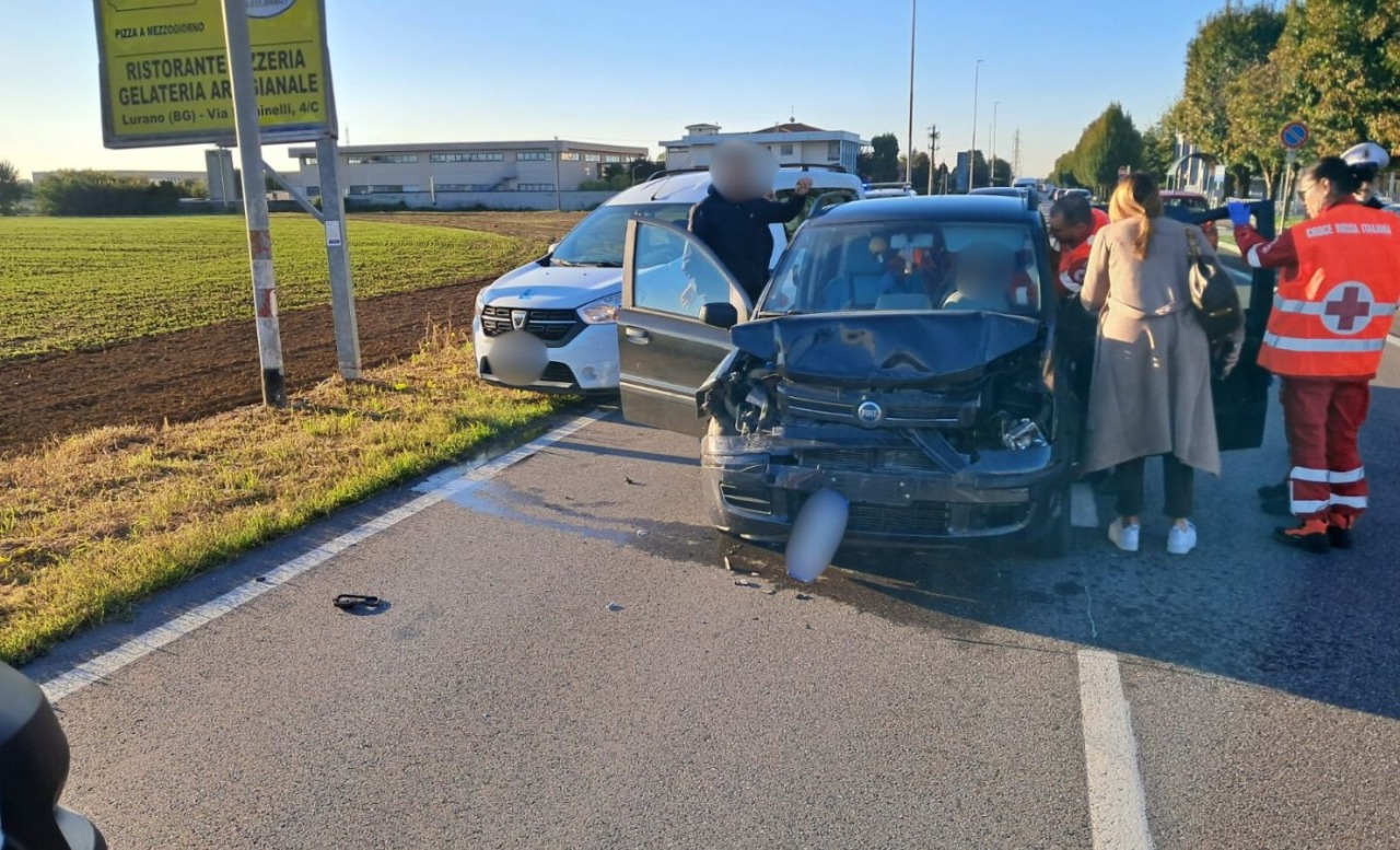 Accecati dal sole, due tamponamenti nel giro di pochi minuti a Lurano e Verdello